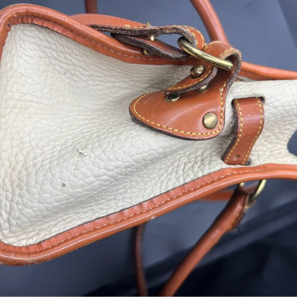 Dooney and Bourke vintage all weather  Leather Handbag